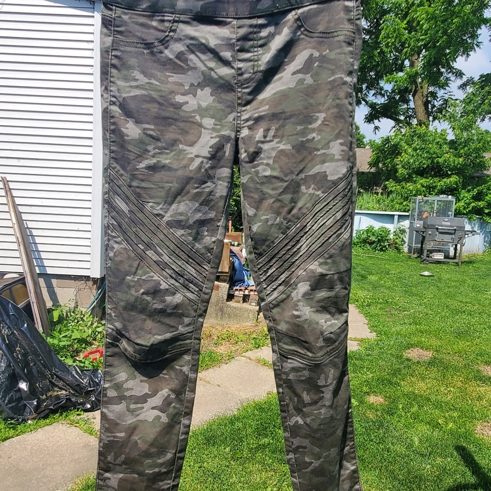 Vanilla Star Midrise Camo Jeggings
